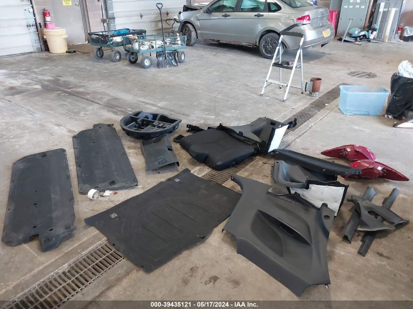 2017 Hyundai Veloster VIN: KMHTC6AD6HU305270 Lot: 39435121