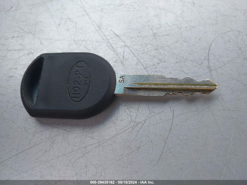 2003 Lincoln Town Car Cartier VIN: 1LNHM83W83Y635894 Lot: 39435162