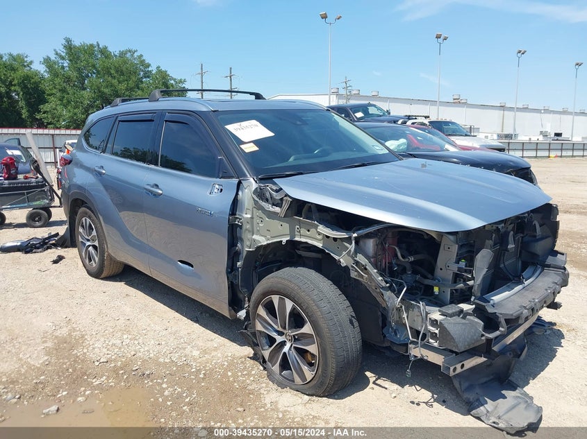 TOYOTA HIGHLANDER HYBRID XLE 2021