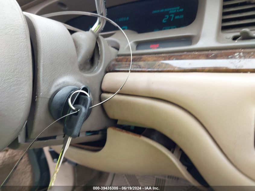 1997 Lincoln Town Car Signature VIN: 1LNLM82W9VY733850 Lot: 39435305