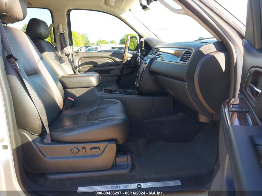 2013 GMC YUKON DENALI - 1GKS2EEF0DR252091