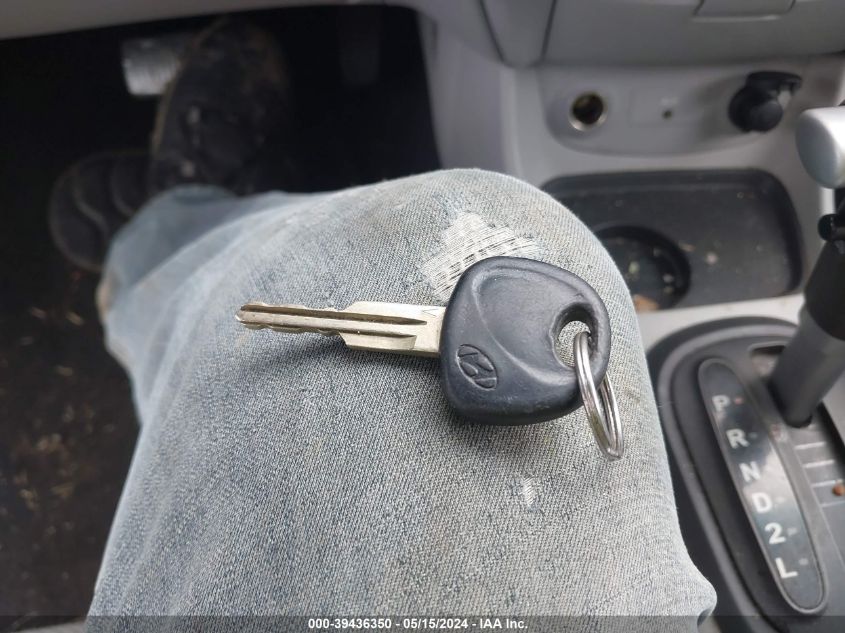 2008 Hyundai Accent Gls VIN: KMHCN46C98U276183 Lot: 39436350