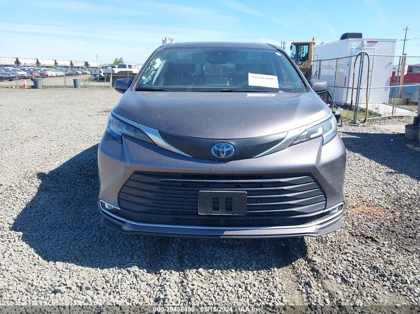 2021 TOYOTA SIENNA XLE - 5TDJSKFC3MS035940