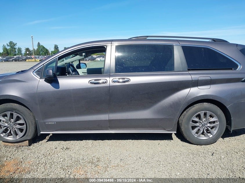 2021 TOYOTA SIENNA XLE - 5TDJSKFC3MS035940