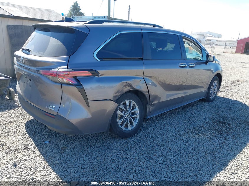 2021 TOYOTA SIENNA XLE - 5TDJSKFC3MS035940