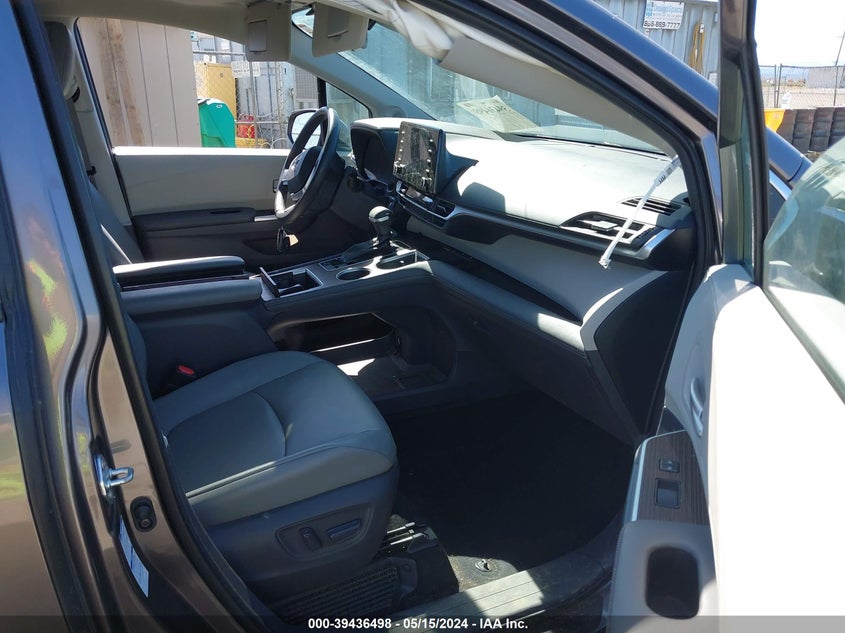 2021 TOYOTA SIENNA XLE - 5TDJSKFC3MS035940