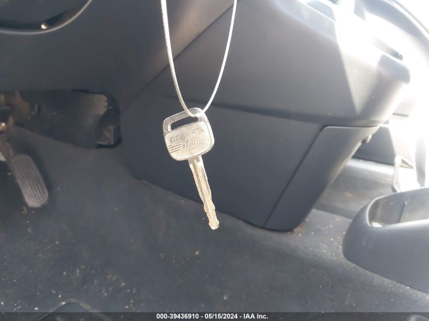 2003 Toyota Matrix Standard VIN: 2T1KR32E83C000962 Lot: 39436910