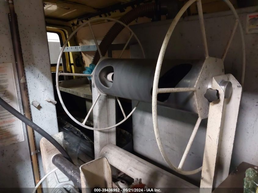 2004 Chevrolet Express VIN: 1GCHG39U541168335 Lot: 39436952