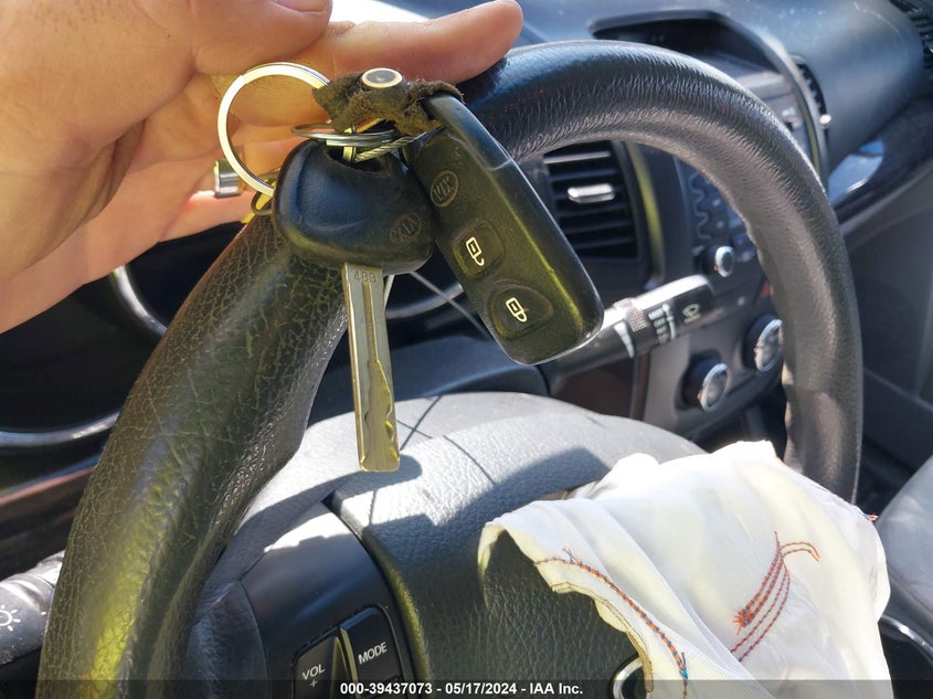 2011 Kia Sorento Lx VIN: 5XYKT4A15BG017436 Lot: 39437073