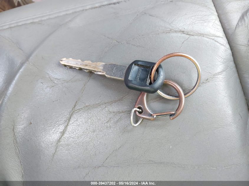 2005 Chevrolet Suburban 1500 Lt VIN: 3GNEC16Z75G216110 Lot: 39437202