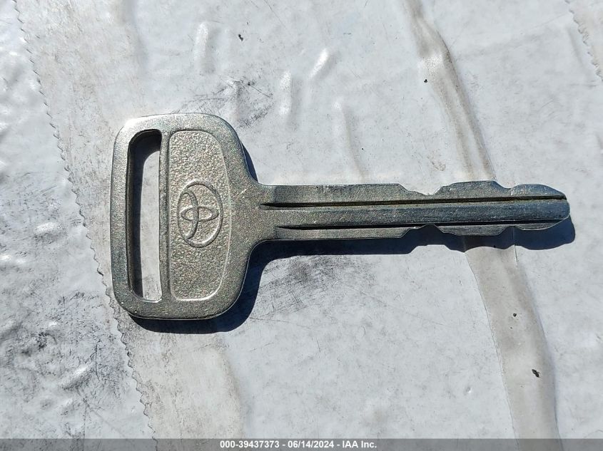 2001 Toyota Tacoma Base V6 VIN: 5TEWN72NX1Z851804 Lot: 39437373