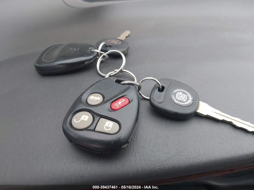 2000 Cadillac Deville Standard VIN: 1G6KD54Y9YU177017 Lot: 39437461