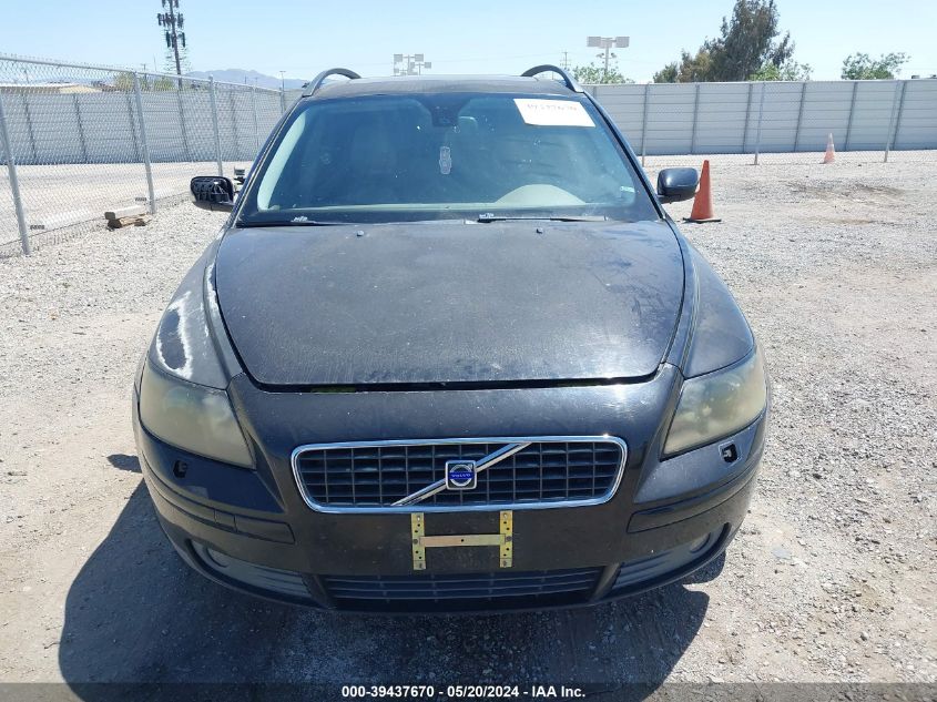 2005 Volvo V50 T5/T5 Awd VIN: YV1MJ682152072824 Lot: 39437670