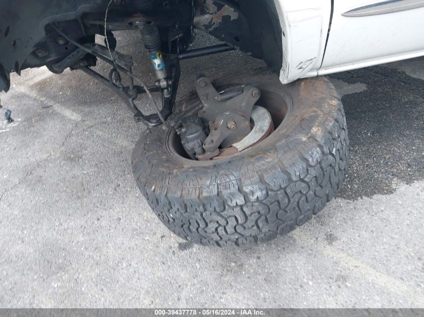 2003 GMC Sierra 2500Hd Sle VIN: 1GTHC23113F109689 Lot: 39437778