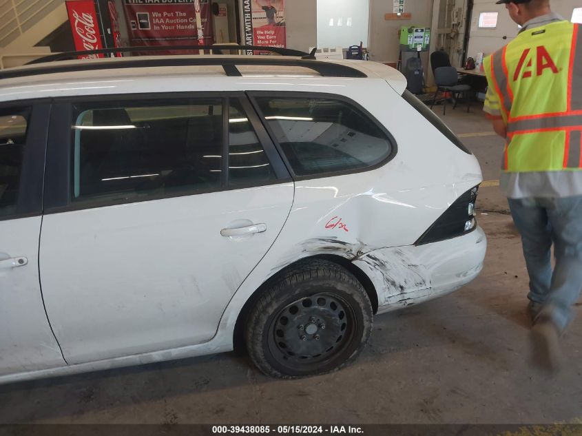 2014 Volkswagen Jetta Sportwagen 2.5L S VIN: 3VWPP7AJXEM621869 Lot: 39438085