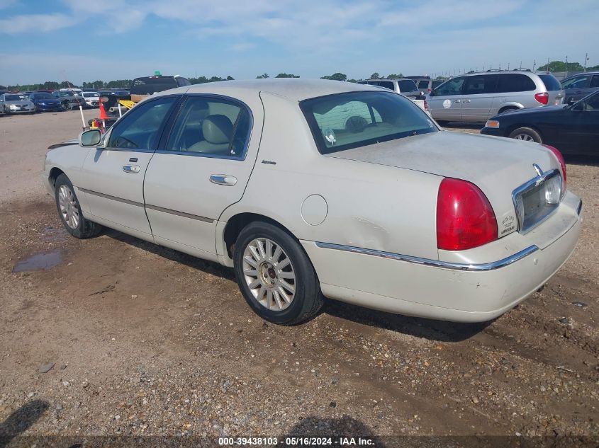 2005 Lincoln Town Car Signature VIN: 1LNHM81W45Y648180 Lot: 39438103