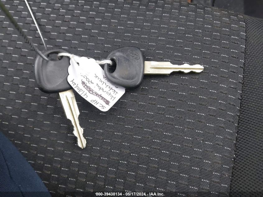 2008 Hyundai Accent Gs VIN: KMHCM36C68U104819 Lot: 39438134