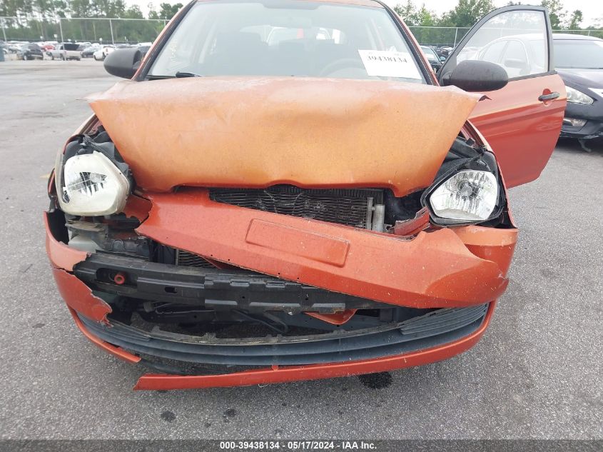 2008 Hyundai Accent Gs VIN: KMHCM36C68U104819 Lot: 39438134