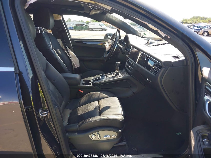 VIN WP1AB2A56KLB30451 2019 PORSCHE MACAN S