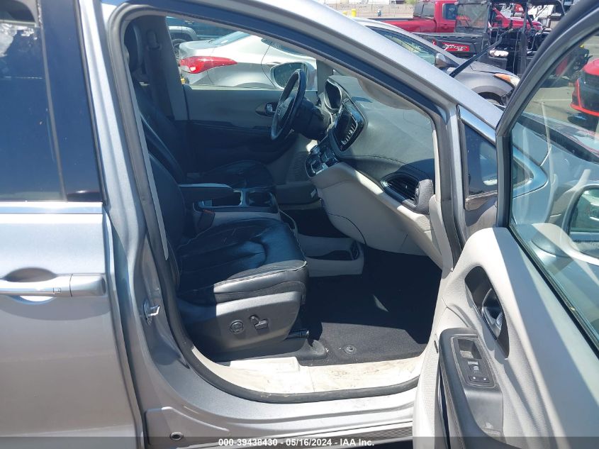 VIN 2C4RC1GG5JR233242 2018 CHRYSLER PACIFICA LIMITED