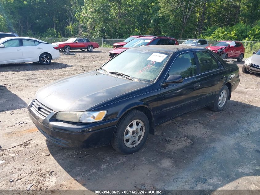 1999 Toyota Camry Le VIN: 4T1BG22K8XU545344 Lot: 39438639