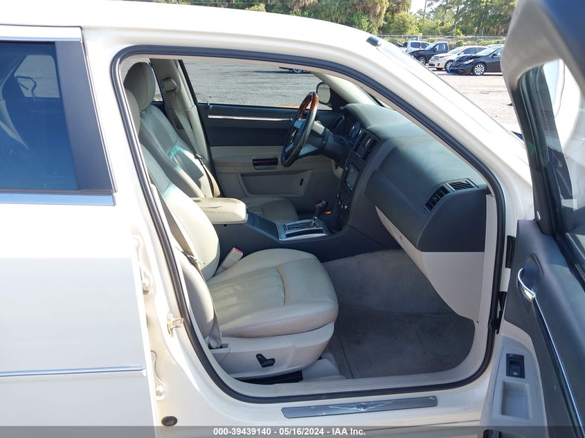 2006 Chrysler 300C VIN: 2C3LA63H26H441183 Lot: 39439140