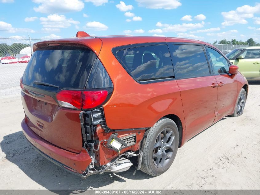 2018 Chrysler Pacifica Touring Plus VIN: 2C4RC1FG1JR305992 Lot: 39439187