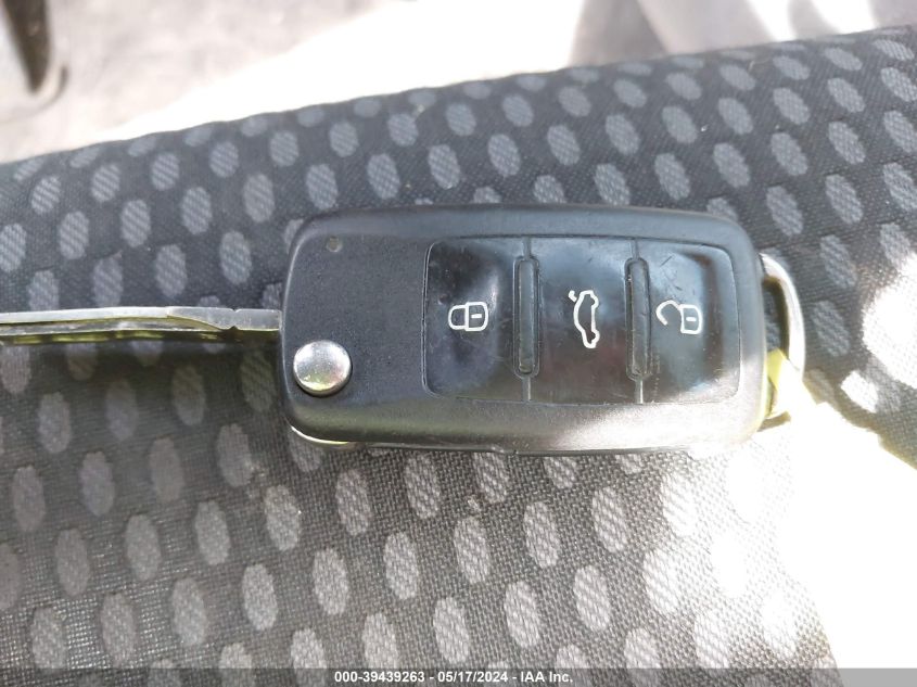 2010 Volkswagen Tiguan S VIN: WVGBV7AX3AW529273 Lot: 39439263