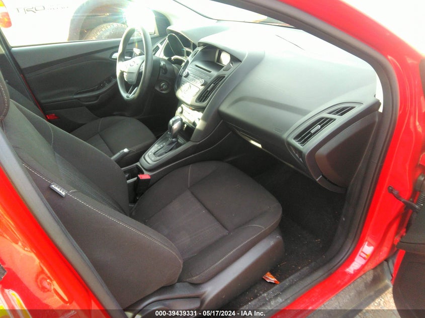 2015 FORD FOCUS SE - 1FADP3F20FL273315