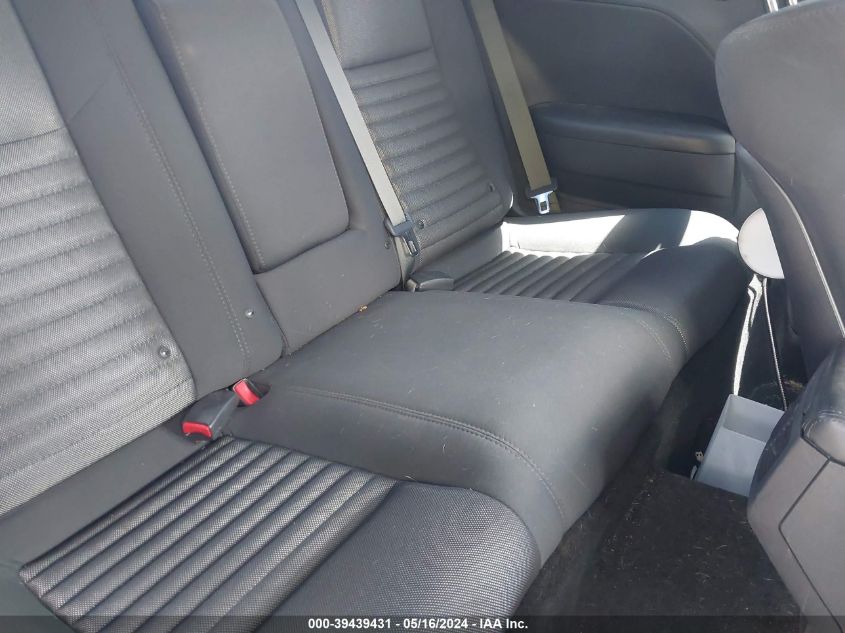 2013 Dodge Challenger R/T VIN: 2C3CDYBT5DH674688 Lot: 39439431