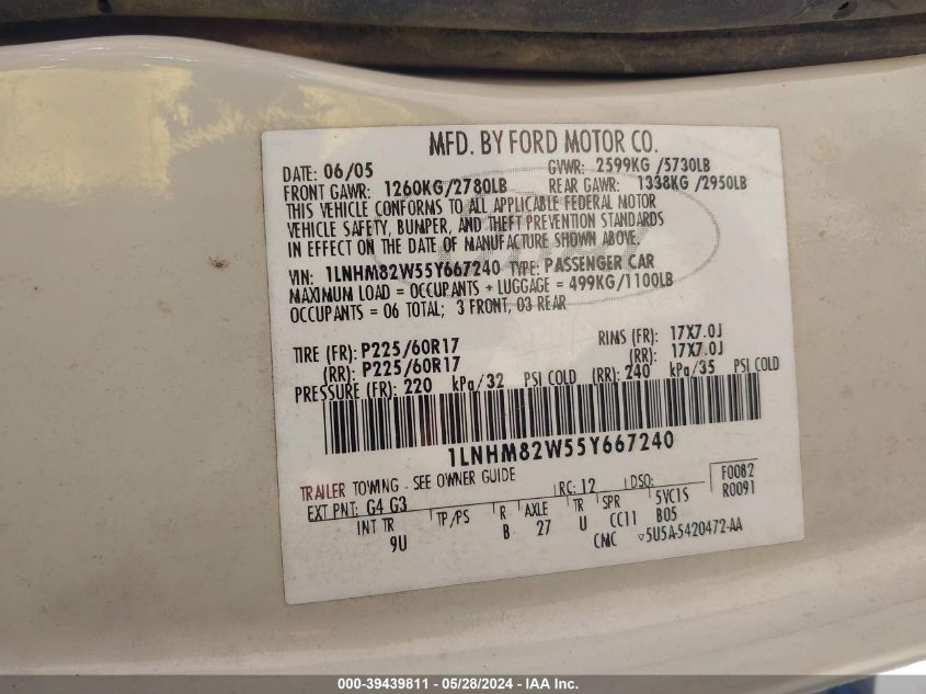 2005 Lincoln Town Car Signature Limited VIN: 1LNHM82W55Y667240 Lot: 39439811