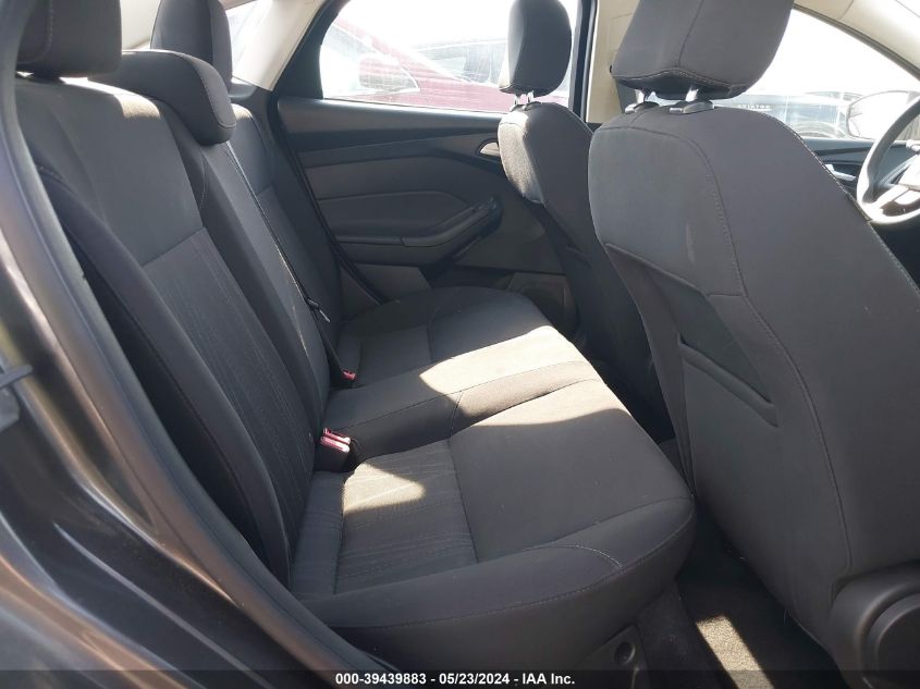 2015 Ford Focus Se VIN: 1FADP3F22FL381807 Lot: 39439883