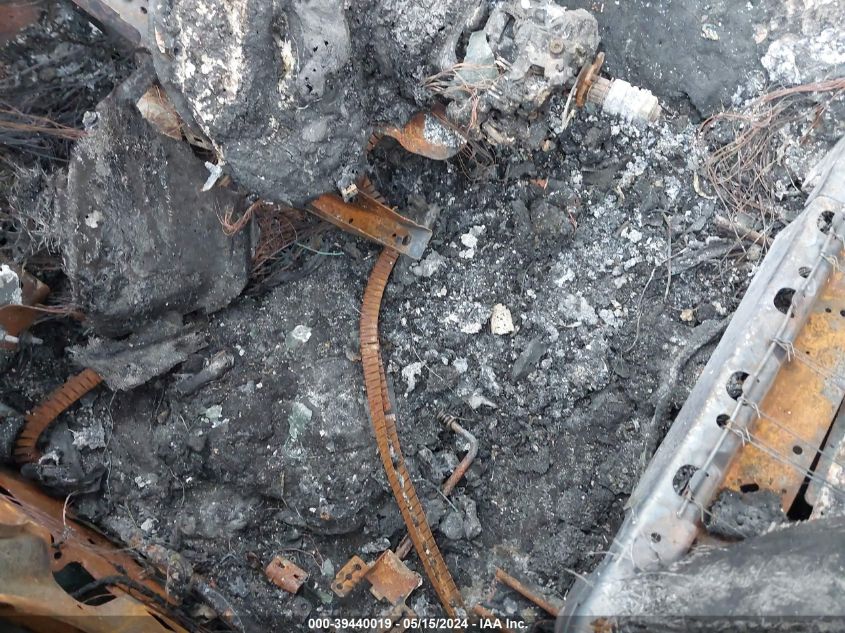 2005 GMC Sierra 2500Hd Slt VIN: 1GTHK23215F840606 Lot: 39440019