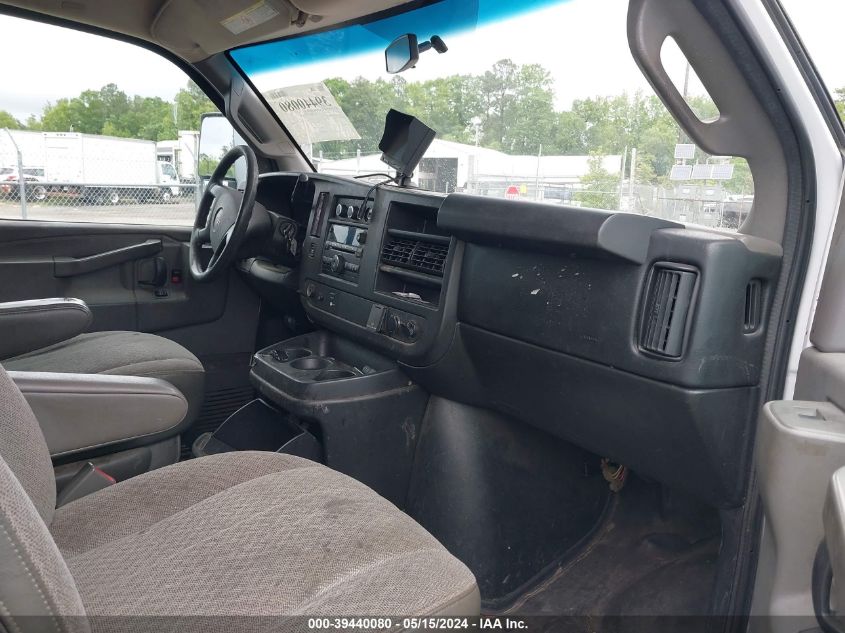 2017 GMC Savana Cutaway Work Van VIN: 1GD07RFG0H1122668 Lot: 39440080