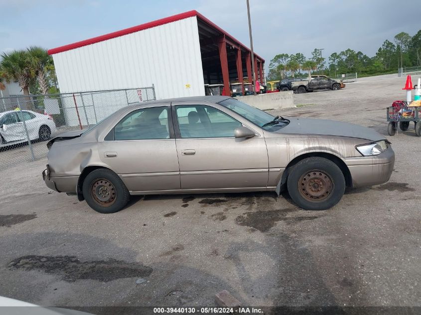 1999 Toyota Camry Le VIN: JT2BG22KXX0275568 Lot: 39440130