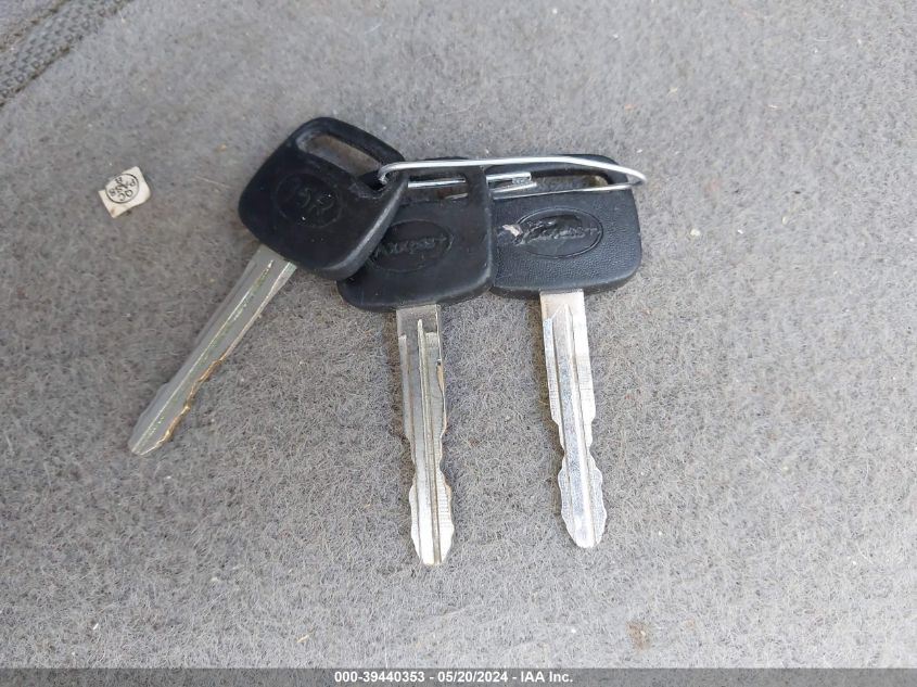 2002 Chevrolet Prizm VIN: 1Y1SK52812Z410335 Lot: 39440353