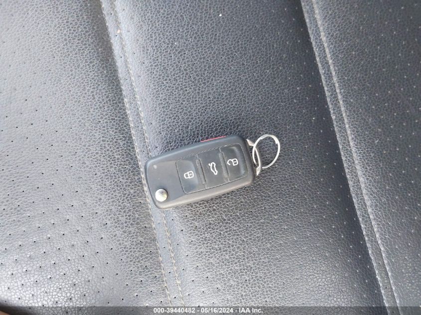 2015 VOLKSWAGEN JETTA 2.0L TDI SE - 3VWLA7AJXFM201594