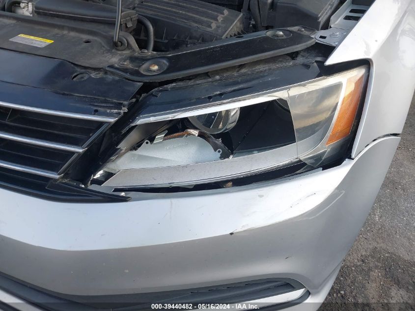 2015 VOLKSWAGEN JETTA 2.0L TDI SE - 3VWLA7AJXFM201594