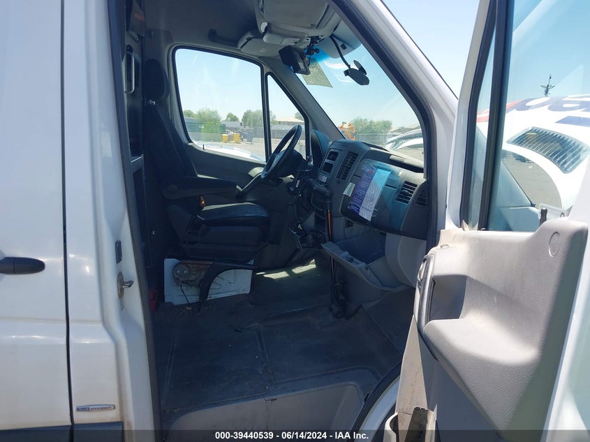 2015 Mercedes-Benz Sprinter 2500 High Roof VIN: WD3PE8DB5FP130814 Lot: 39440539