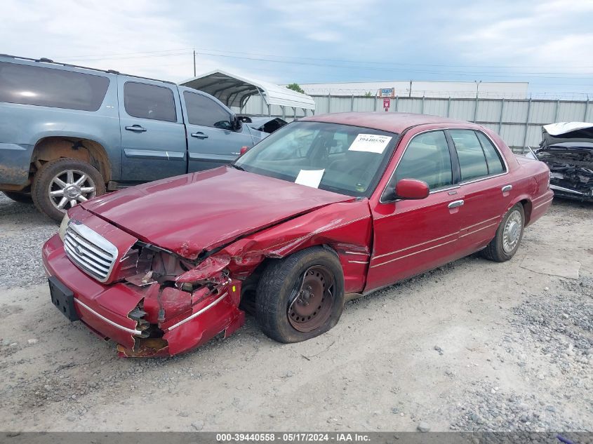 1998 Ford Crown Victoria VIN: 2FAFP73WXWX142841 Lot: 39440558