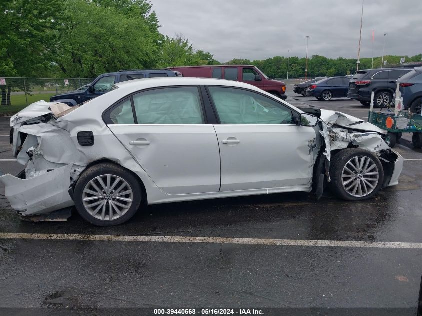 2015 VOLKSWAGEN JETTA 1.8T SE - 3VWD17AJXFM301179