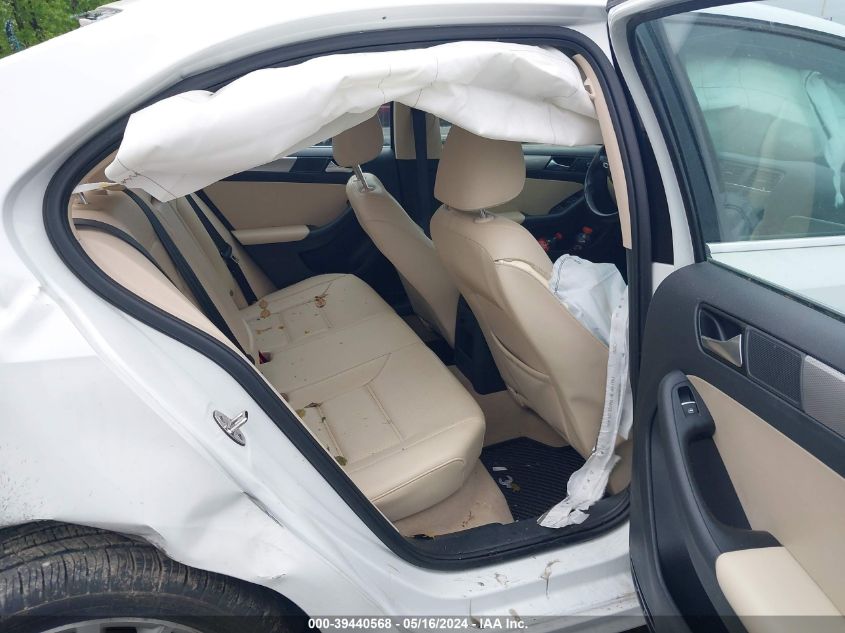 2015 VOLKSWAGEN JETTA 1.8T SE - 3VWD17AJXFM301179