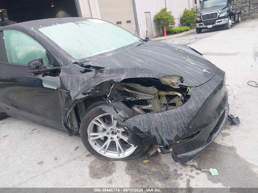 2023 Tesla Model Y Awd/Long Range Dual Motor All-Wheel Drive VIN: 7SAYGDEE0PF644655 Lot: 39440774