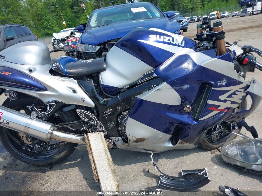 2004 Suzuki Gsx1300 R VIN: JS1GW71A542100824 Lot: 39440853