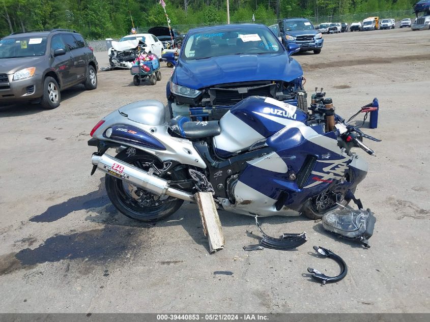 2004 Suzuki Gsx1300 R VIN: JS1GW71A542100824 Lot: 39440853