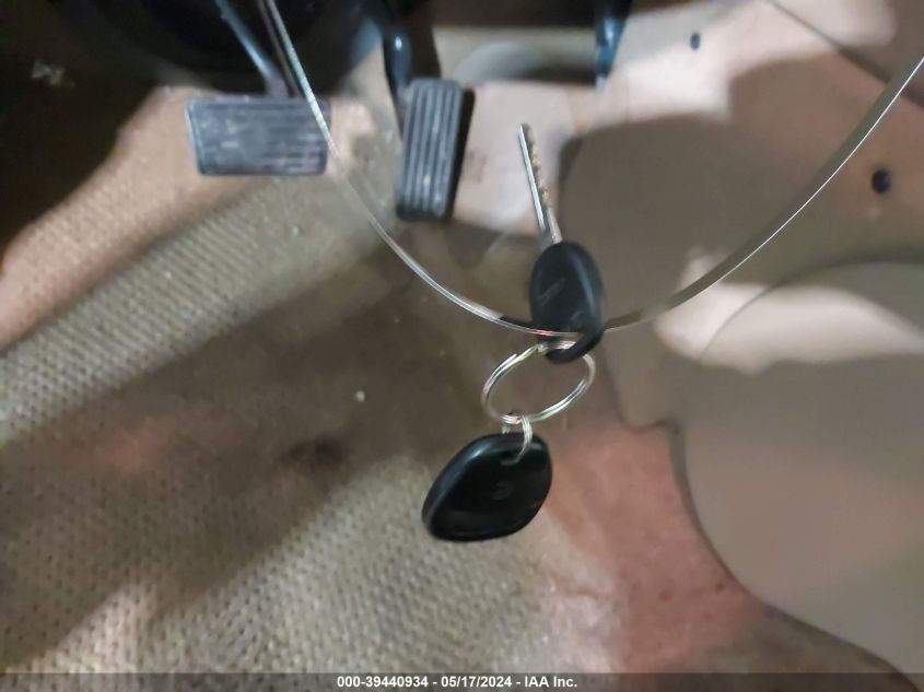 2003 GMC Envoy Slt VIN: 1GKDT13S932267002 Lot: 39440934