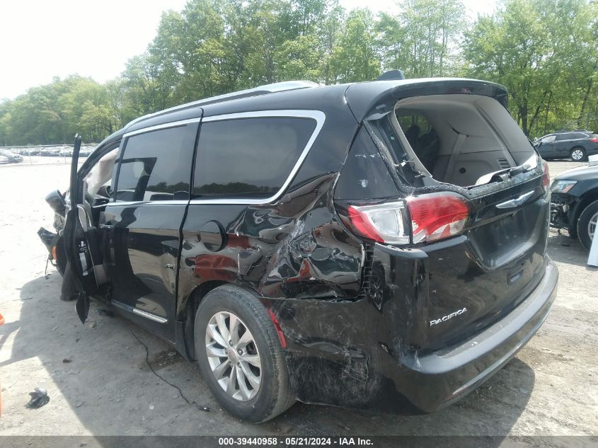 2019 Chrysler Pacifica Touring L VIN: 2C4RC1BG8KR626144 Lot: 39440958