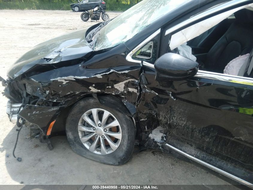 2019 Chrysler Pacifica Touring L VIN: 2C4RC1BG8KR626144 Lot: 39440958