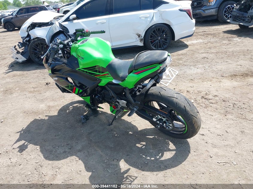 VIN ML5EXEP15RDAB9137 2024 KAWASAKI EX650 P