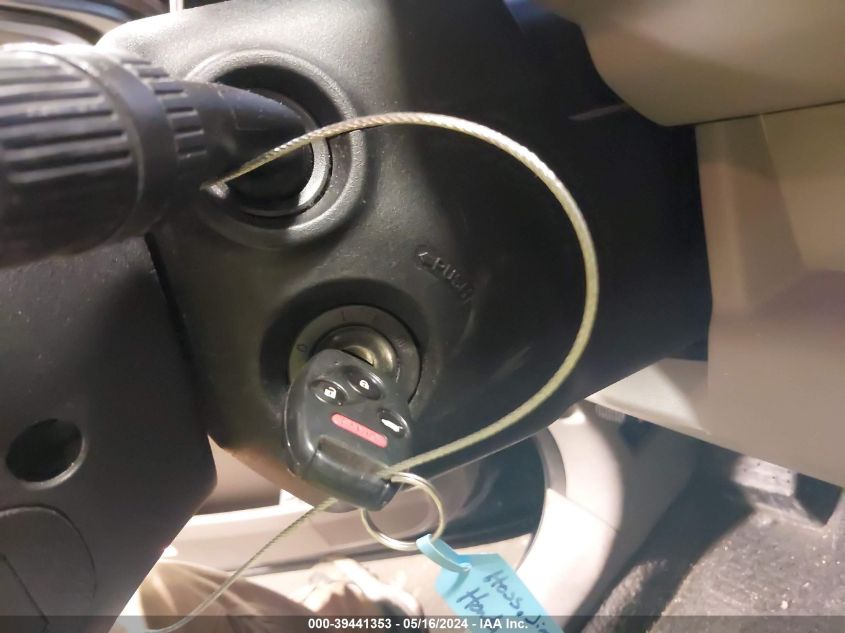 2011 Honda Pilot Touring VIN: 5FNYF4H92BB068235 Lot: 39441353